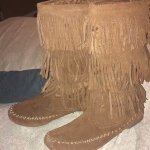 Nalani Fringe boots GUC brown in color. Size 6 1/2